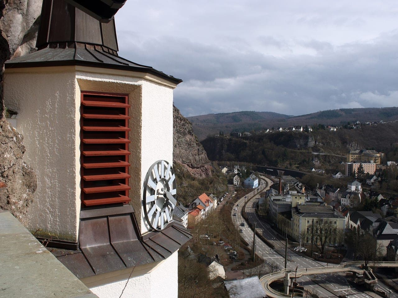 View over Idar-Oberstein and the Nahe valley (the river setting of the cutting trade)