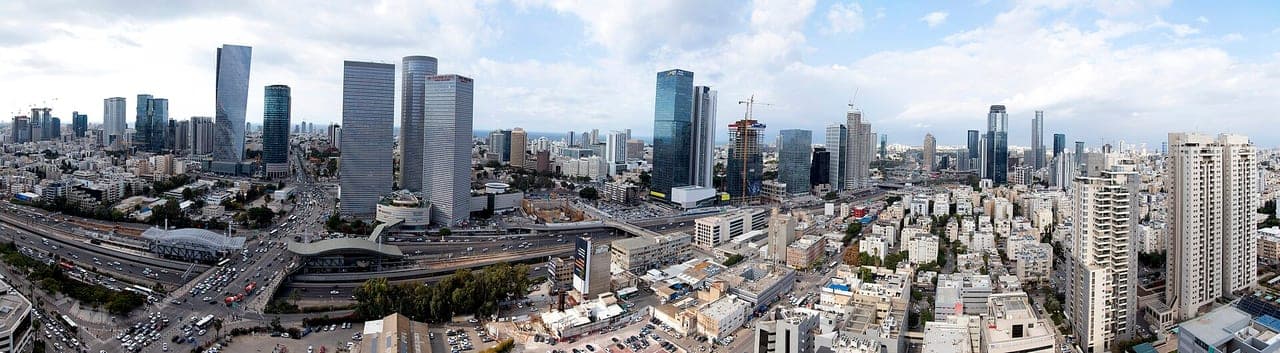 Wider Tel Aviv / Ramat Gan metropolitan skyline locating the diamond district within greater Tel Aviv, for geographic context