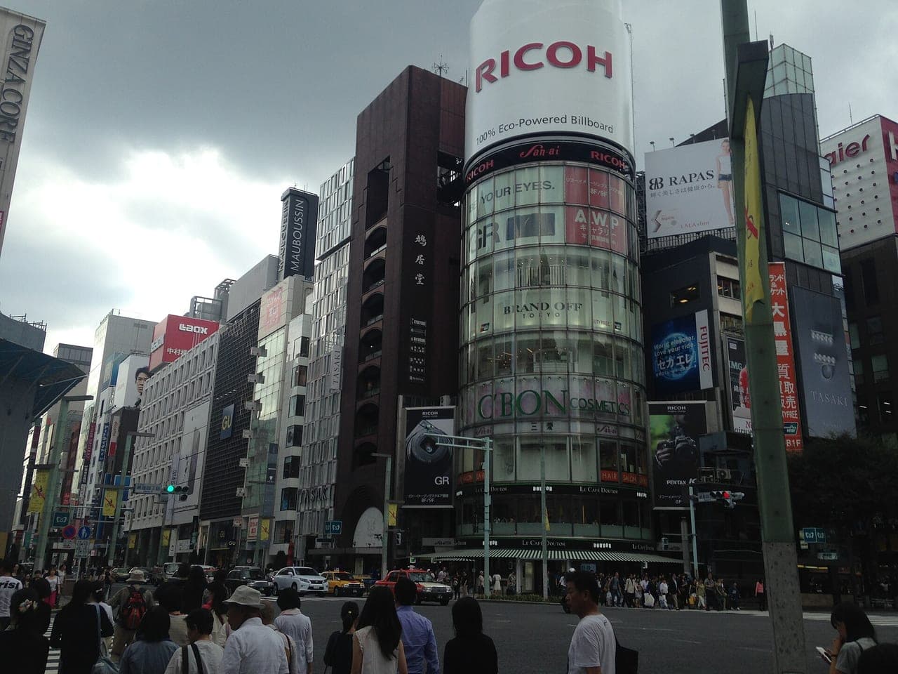 The Ginza 4-chōme crossing, the district's landmark intersection, with the Wako building on the corner