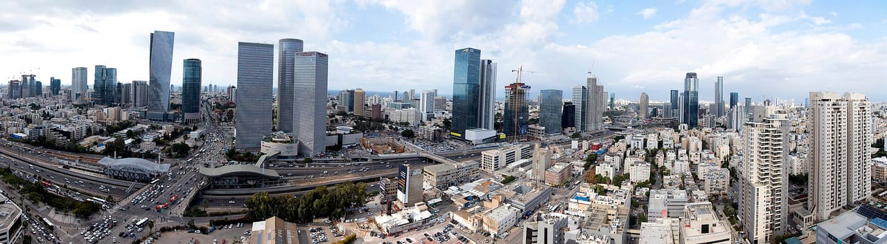 Wider Tel Aviv / Ramat Gan metropolitan skyline locating the diamond district within greater Tel Aviv, for geographic context